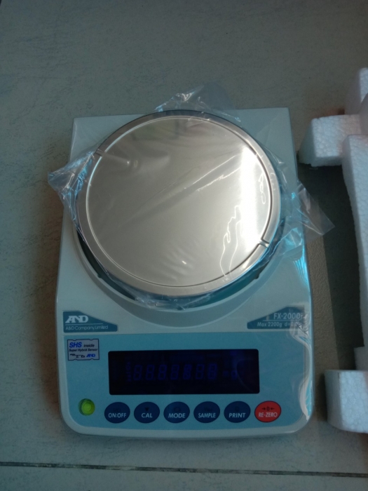 Cân điện tử FX-2000i AND