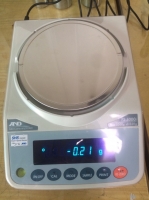 Cân điện tử kỹ thuật AND FX-5000i (5200g x 0.01g, cân đếm)